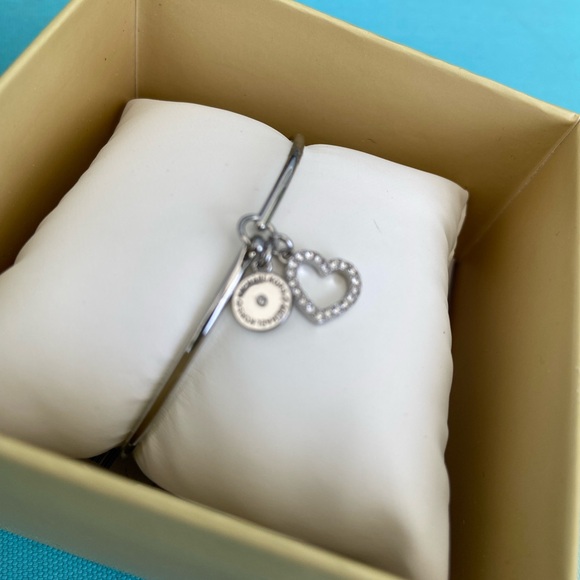 Michael Kors Bracelet - Picture 6 of 6